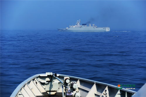 潮州艦與泉州艦海上編隊實戰(zhàn)化訓(xùn)練 海空聯(lián)合出擊壯闊場面
